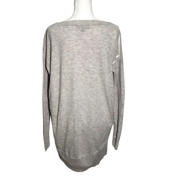 Banana Republic long sleeve light weight sweater. Size small. Oversized - Picture 2 of 6